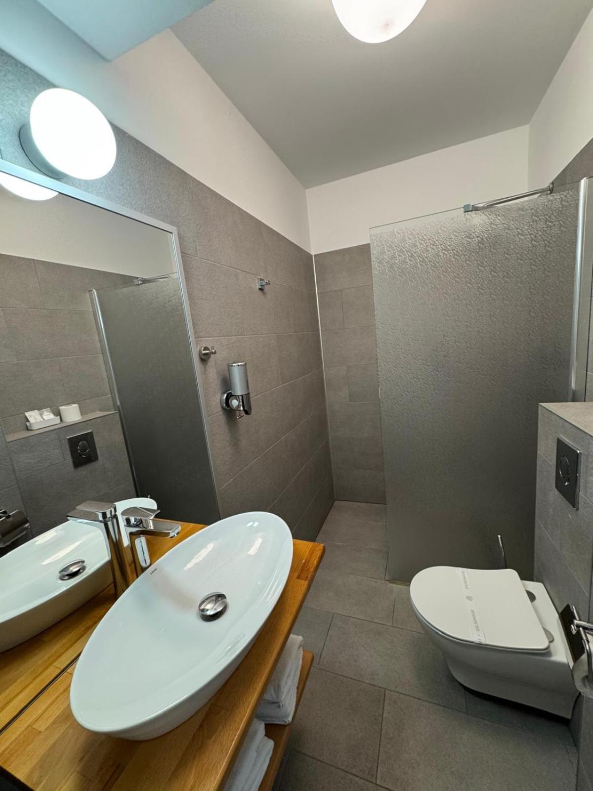 Aparthotel Nobel Boutique Bucarest Esterno foto