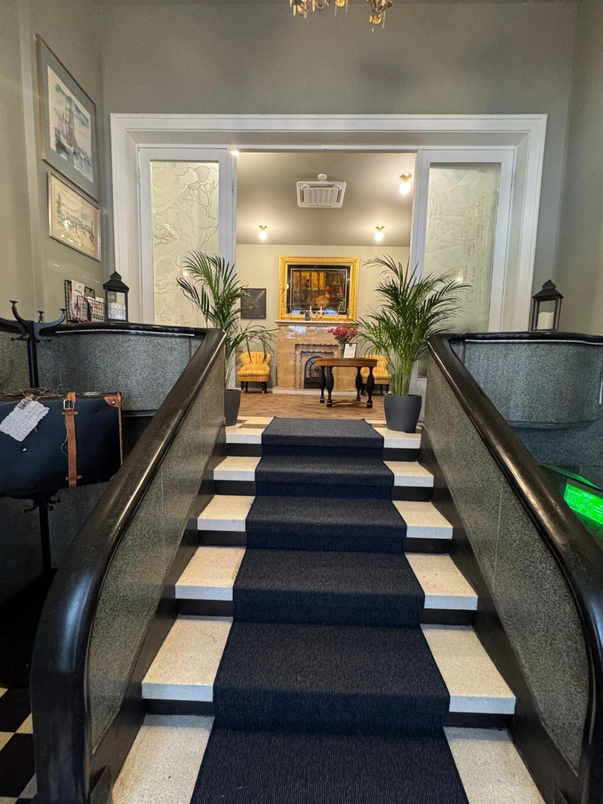 Aparthotel Nobel Boutique Bucarest Esterno foto